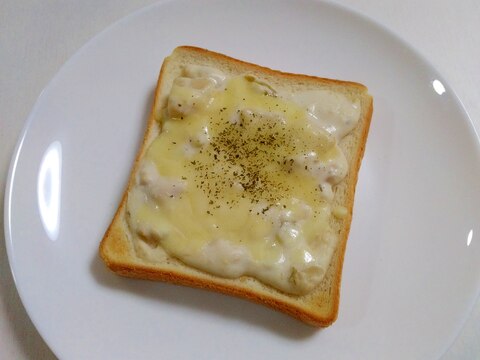 朝食に☆クラムチャウダーチーズトースト